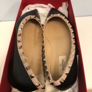 Valentino garavani rockstud  flats, size 37.5- NEW